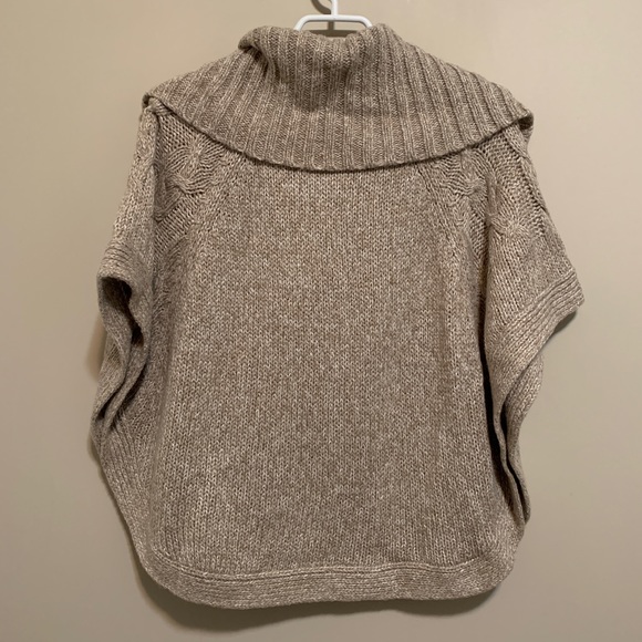 Old Navy Wool Poncho Sweater, size M - Picture 8 of 8